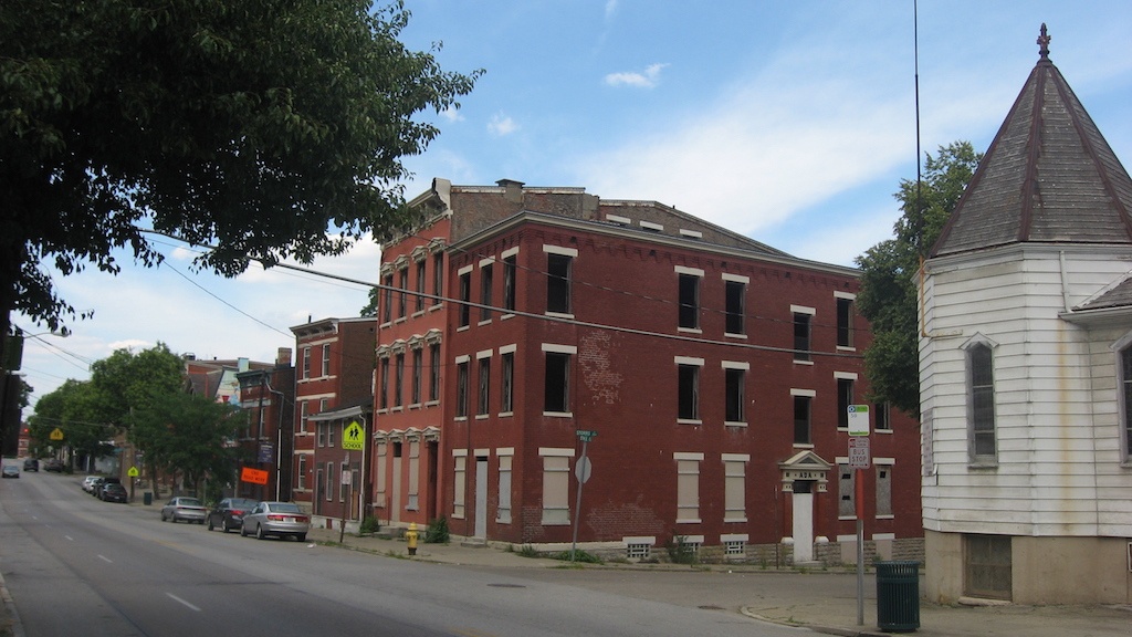 Storrs_at_State_in_Lower_Price_Hill.jpg